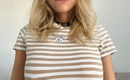 Zooemoore: The Rise, Style, and Challenges of a Modern Digital Creator