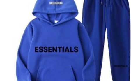 Lightweight, Warm, and Stylish – The Perfect Essential Hoodie
