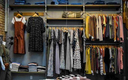 Smart and Stylish Travel Clothes for Women: What to Pack and Why It Matters