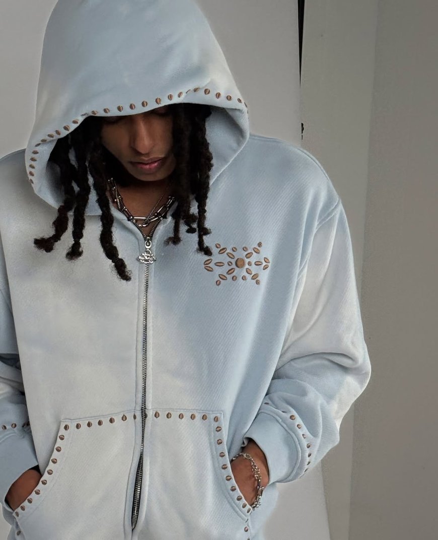 Exploring Two Distinct Worlds of Modern and Heritage Fashion