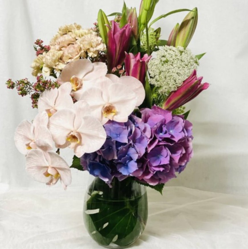 Fresh Blooms Across Melbourne: Your Trusted Florist in Sunbury, Carnegie & Thornbury